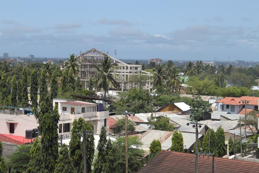 Mic Hotel Dar es Salaam Quarto foto