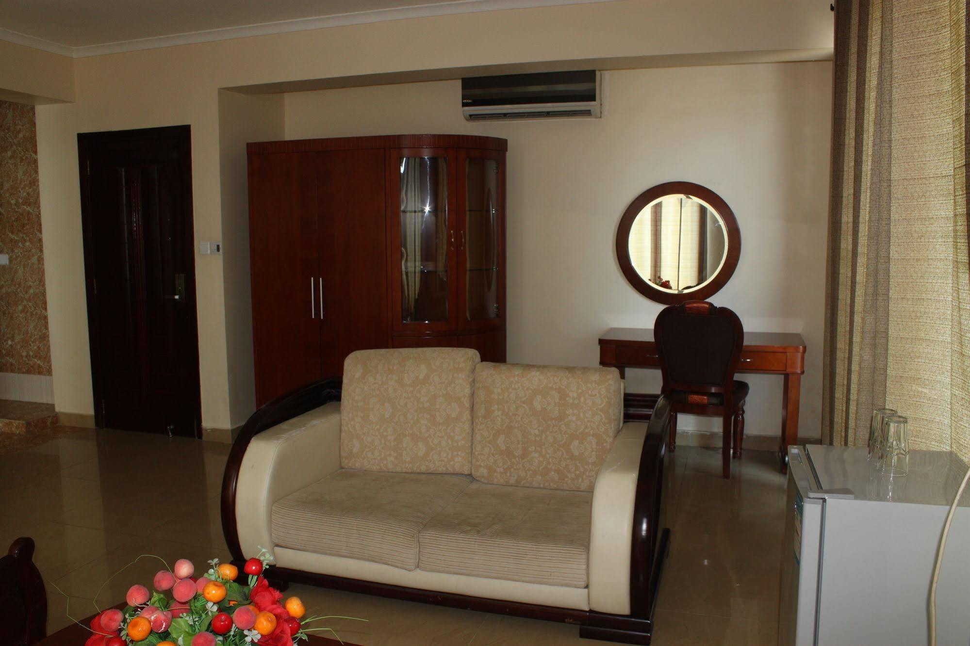 Mic Hotel Dar es Salaam Exterior foto