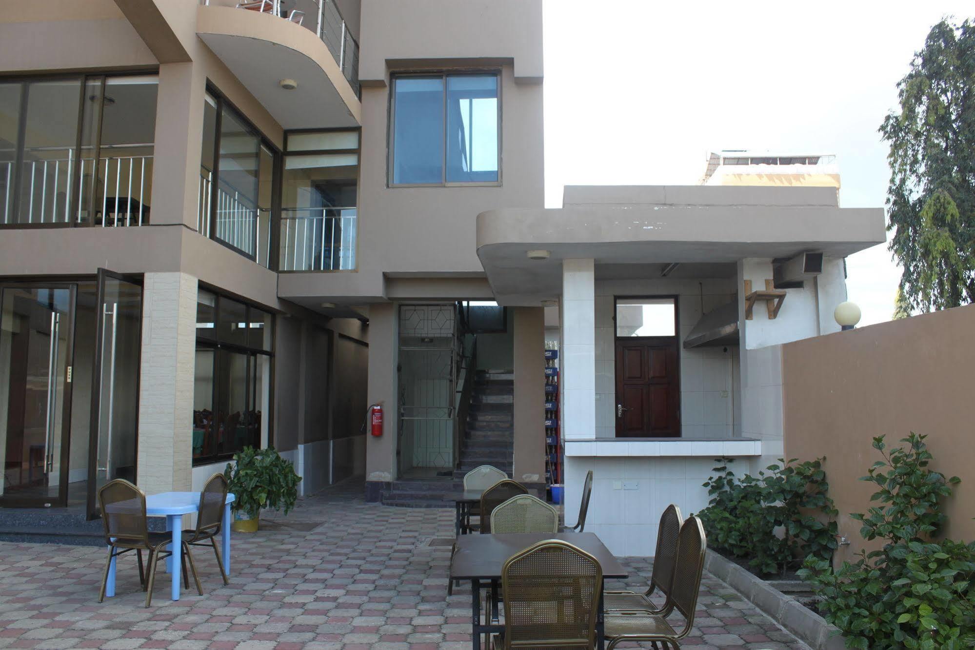Mic Hotel Dar es Salaam Exterior foto